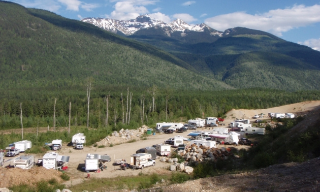 Campers and trailers at Revelstoke GPS ATV Ride