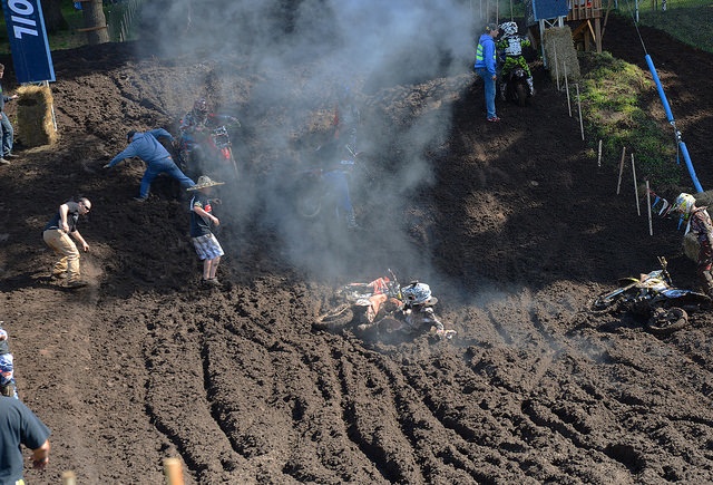 The first amateur race on the muddy Washougal track was Supermini. It was a super mess.